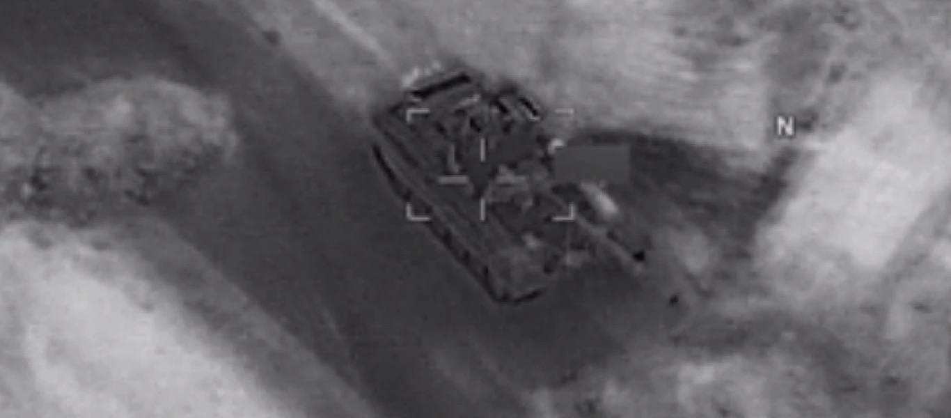 Άρμα μάχης T-72 καταστρέφεται από αμερικανικό drone στη Συρία (βίντεο)